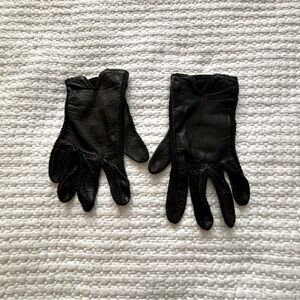 Women’s Black Leather and macrame Italian made driving gloves Small W
